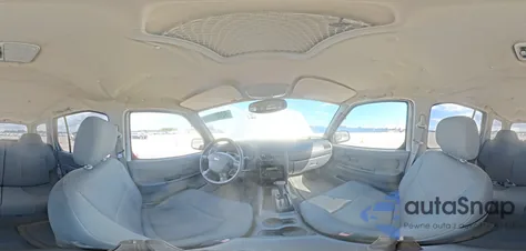 2004 Nissan Xterra Xe z USA, uszkodzony, nr VIN 5N1ED28TX4C628216